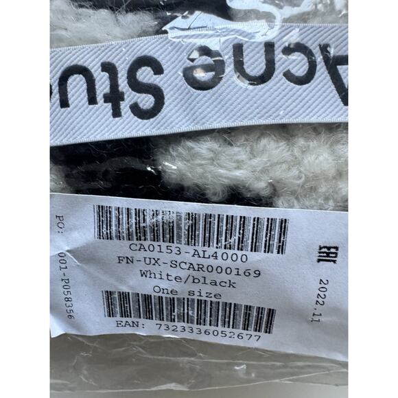 ACNE STUDIOS Houndstooth Black And White Alpaca Scarf - Picture 3 of 3